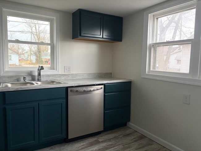 Photo - 730 Wilson St