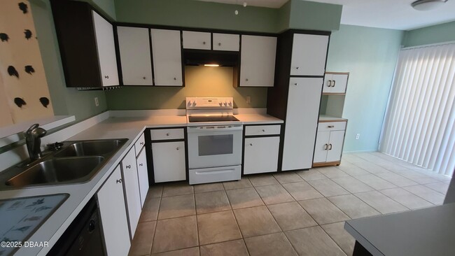 Photo - 140 Laughing Gull Ct