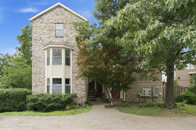 Building Photo - 515 Chesterfield Ave