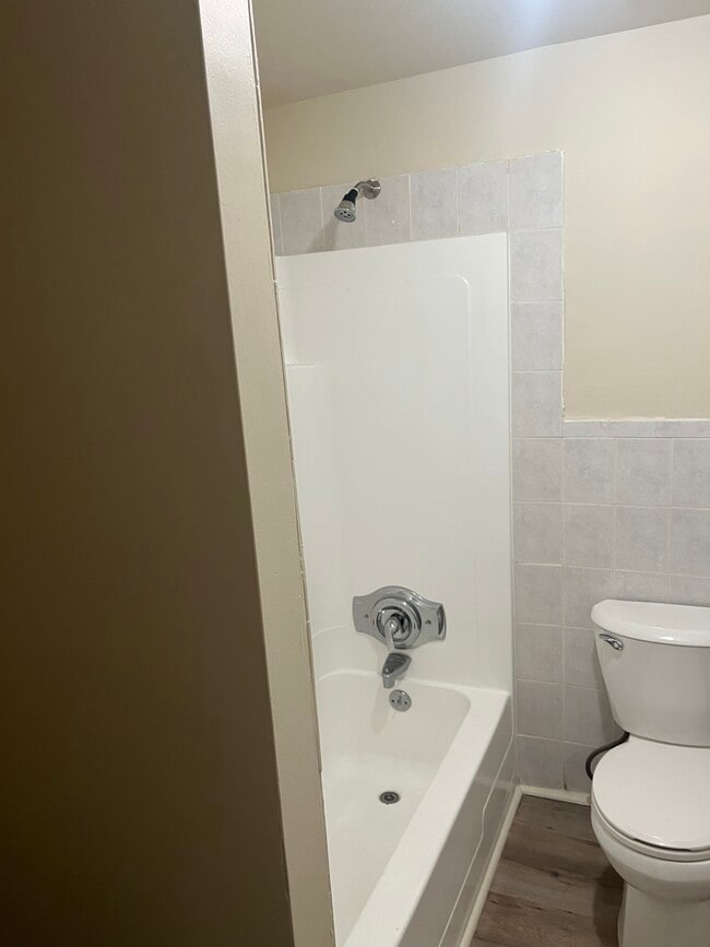 Photo - 201 16th St Unit Apt.3