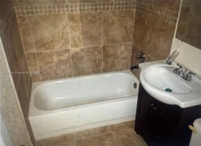 Photo - 931 NW 34th Way
