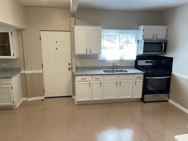 Photo - 714 Broadway Ave