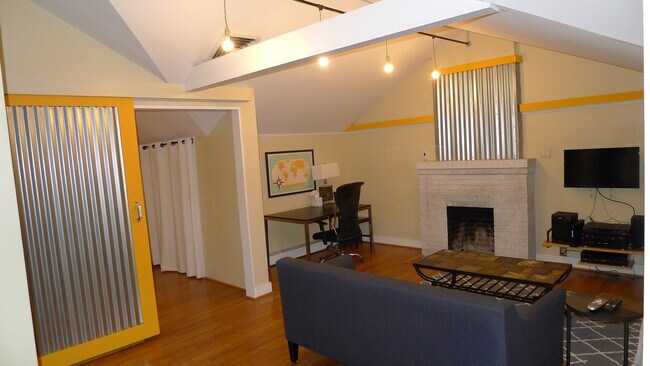 Photo - 1530 Pine St Unidad 3