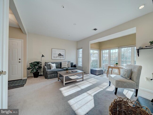 Photo - 2708 Summerview Way