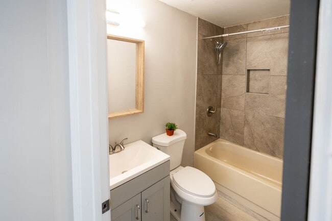 Photo - 2881 Sylvan Rd