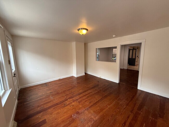 448 W Vine St