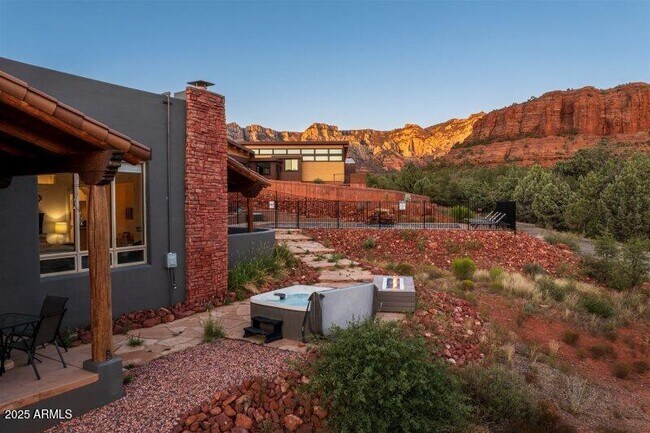 60 Painted Canyon Dr