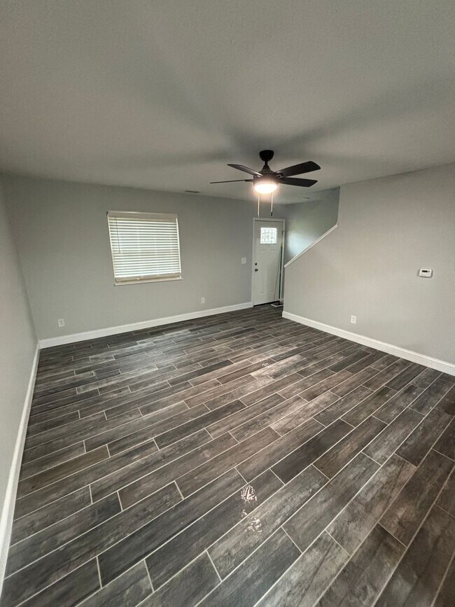 Photo - 3224 Summerhill Ln