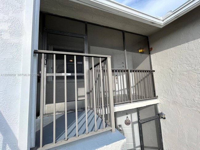 Photo - 1197 Washington Cir Unit 1197A