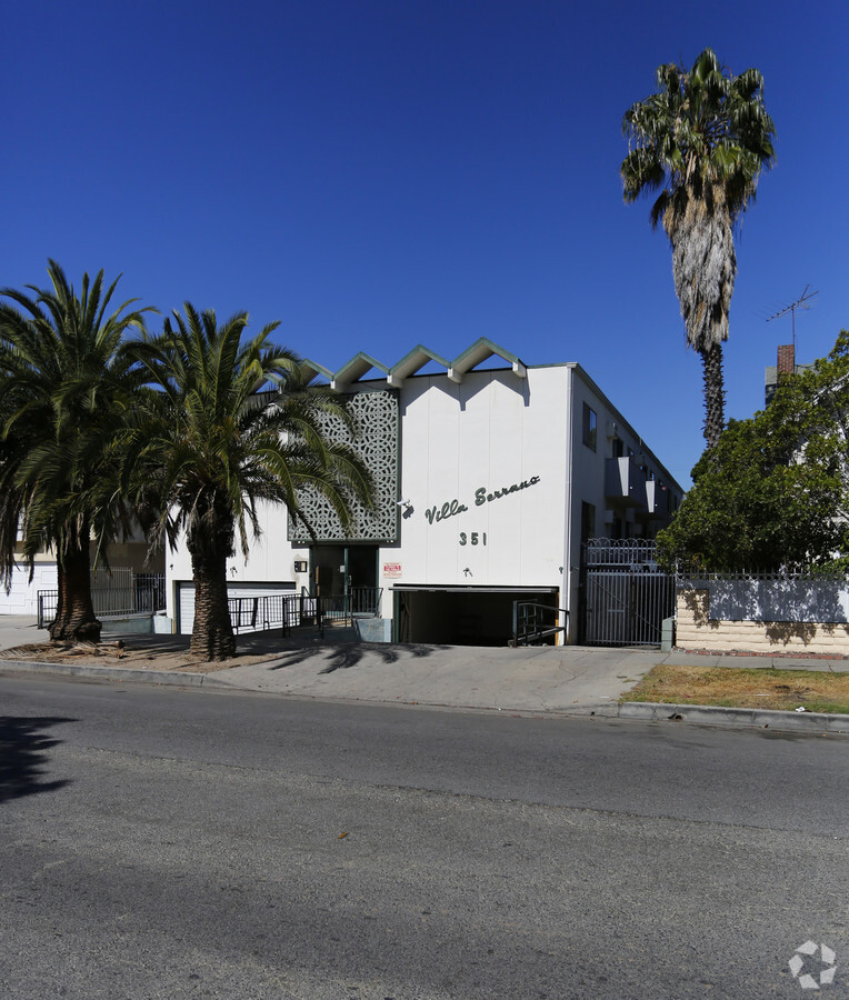 Photo - Villa Serrano Apartments