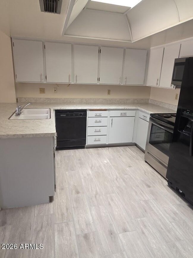 11226 S Tomi Dr