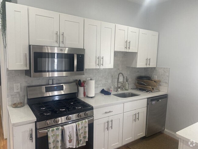 Building Photo - 130 Boston St Unit 1 Rental