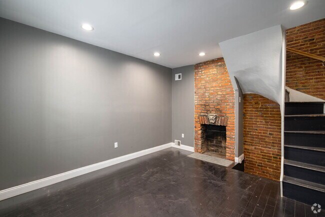 Building Photo - 1025 N Lawrence St Unit B Rental
