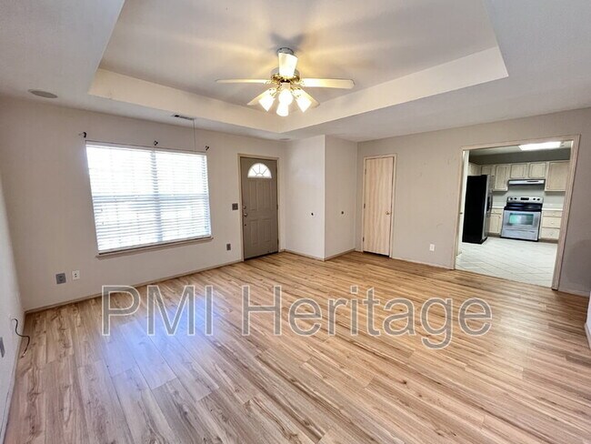 Photo - 884 N Daisy Ln