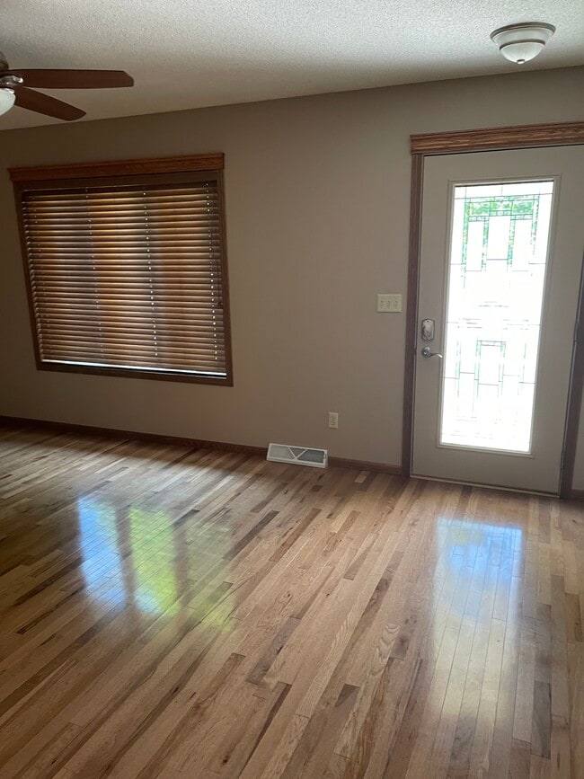 Custom Blinds - 736 Vilas St