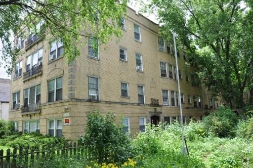Building Photo - 4860 N Hermitage Ave Unit 1E Rental