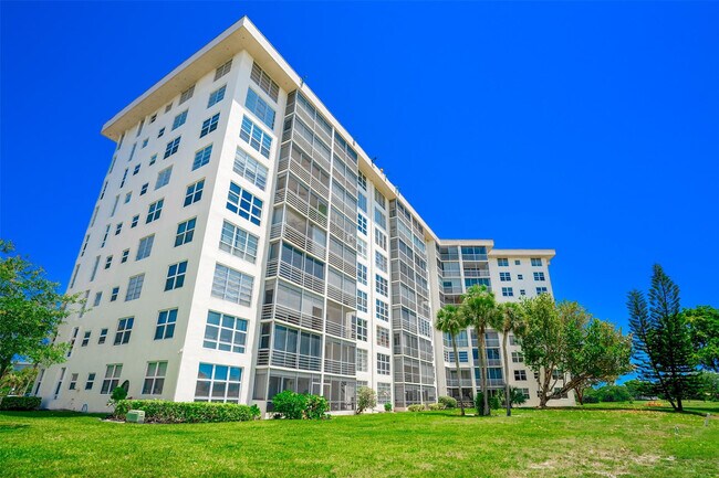 Photo - 2681 S Course Dr Unidad 212