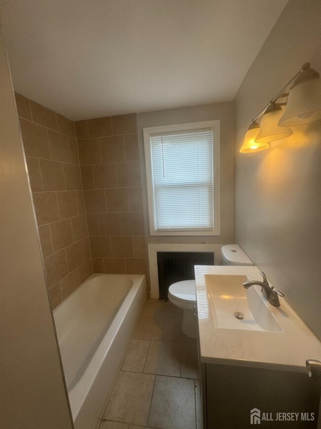 Photo - 97 Welton St