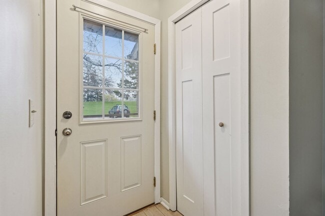 Photo - 2 BR Townhome in GREAT Location - Dishwasher + Laundry Included!