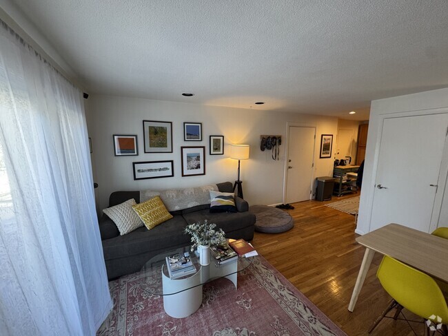 Building Photo - 15 Euston Rd Unit 19 Rental