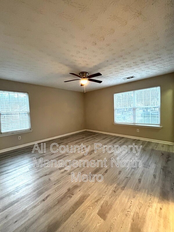 Photo - 289 Silver Ridge Dr