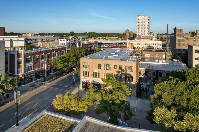Building Photo - 1634 W Howard St Unit 202