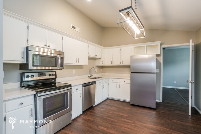 Photo - 101 Tweed Ct