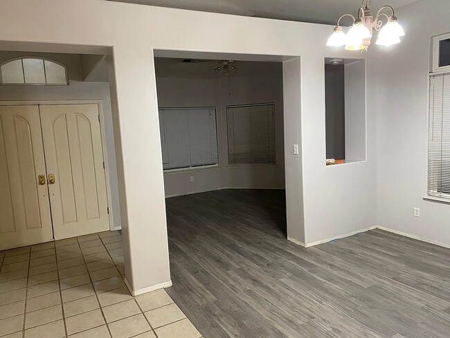 Photo - 12216 Kingfisher Ave