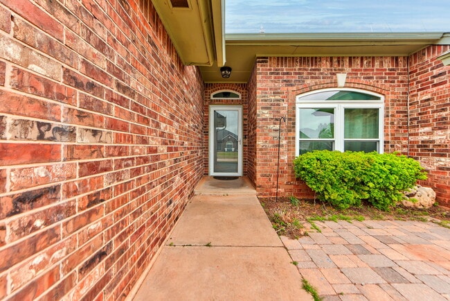 Photo - 1817 SE 1st St