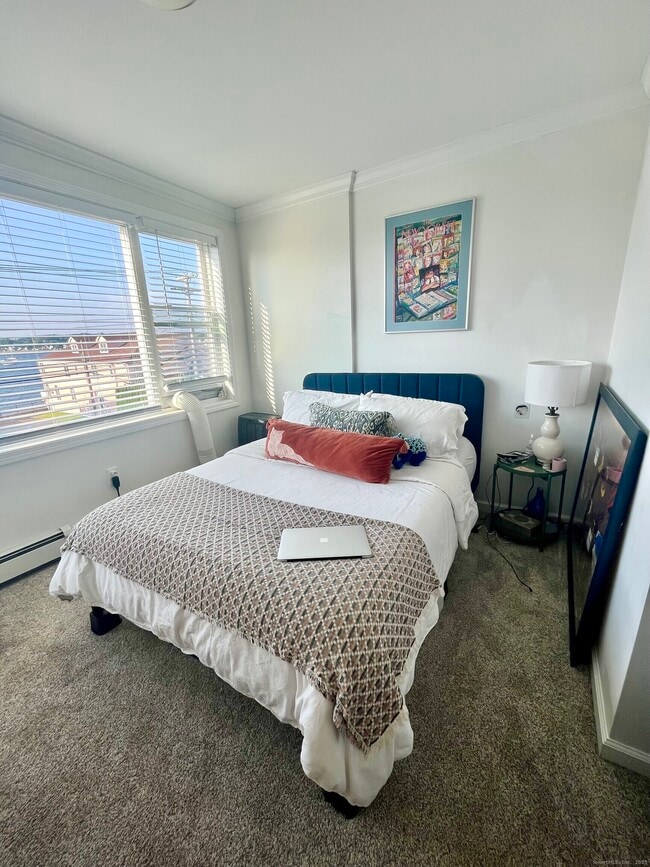 Building Photo - 103 Cove St Unit 2