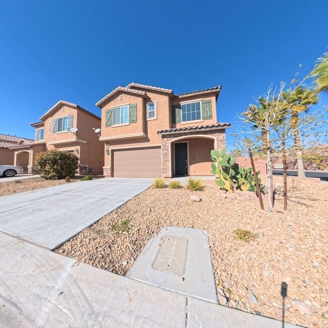 Building Photo - Exceptional Dual Master Residence with Modern Upgrades