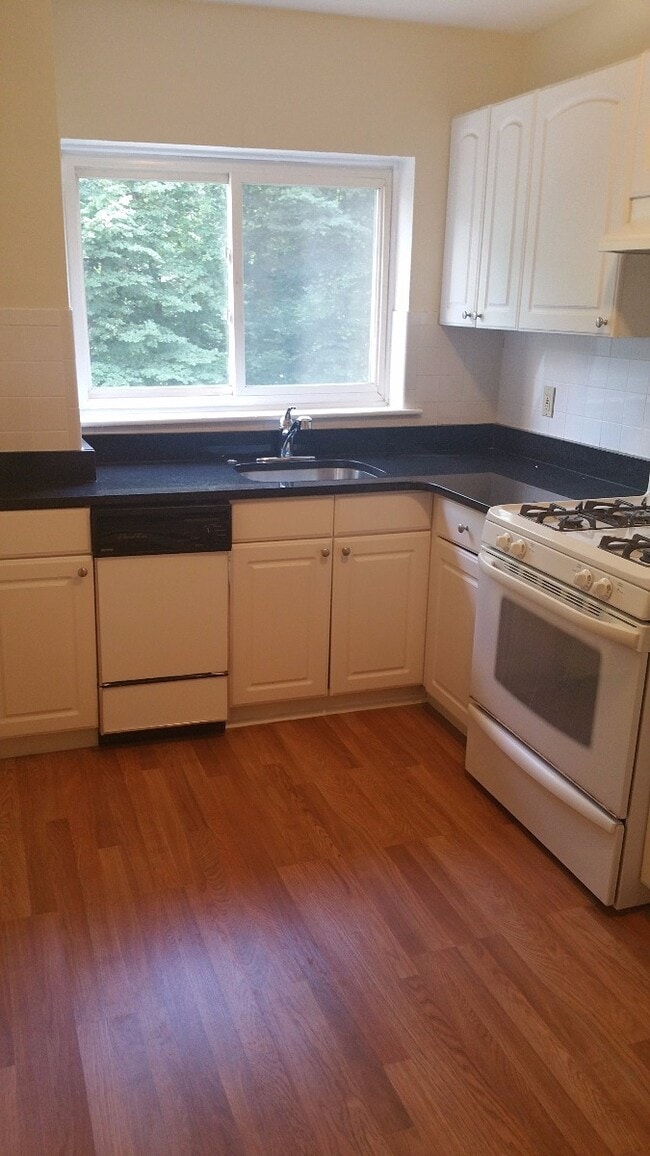 Photo - 2018 Commonwealth Ave Unidad 1