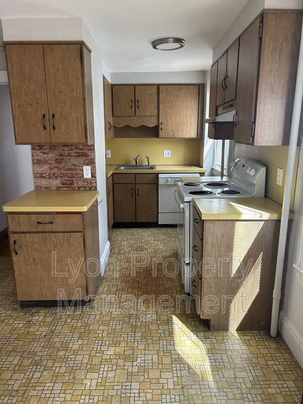 Photo - 16 Dayton St Unit Front House