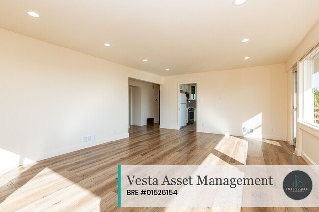 Photo - Savor Sweeping City Views From Your Hillside Retreat