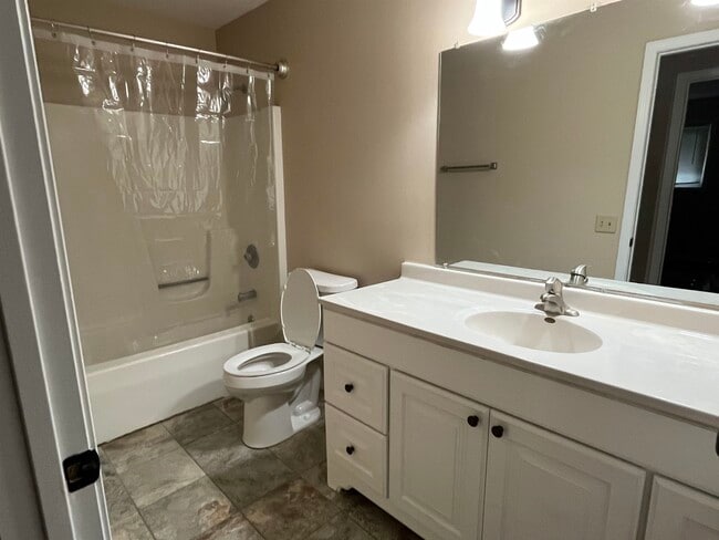 Photo - 2652 Osmundsen Rd