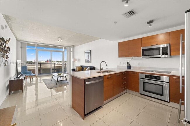 Building Photo - 3250 NE 1st Ave Unit 713 Rental