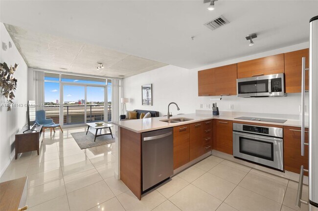 Building Photo - 3250 NE 1st Ave Unit 713 Rental