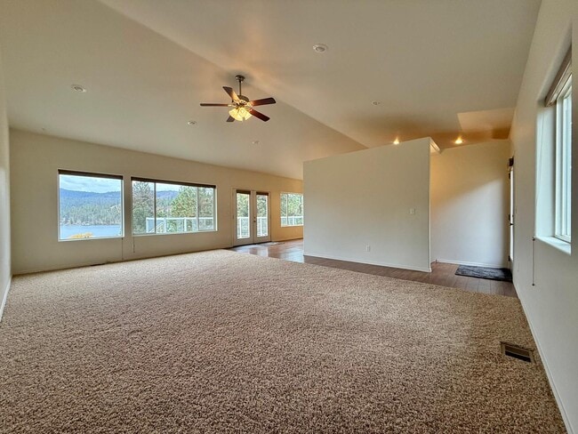 Photo - 6686 Washington 291B