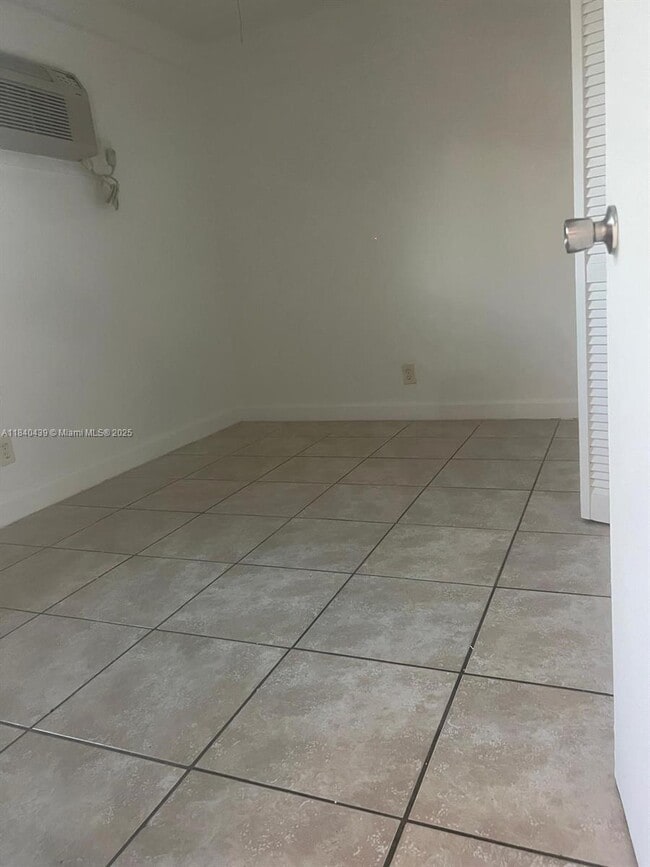 Photo - 1124 NW 2nd St Unit 2