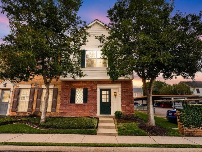 Building Photo - 2910 Grants Lake Blvd Unit 1008