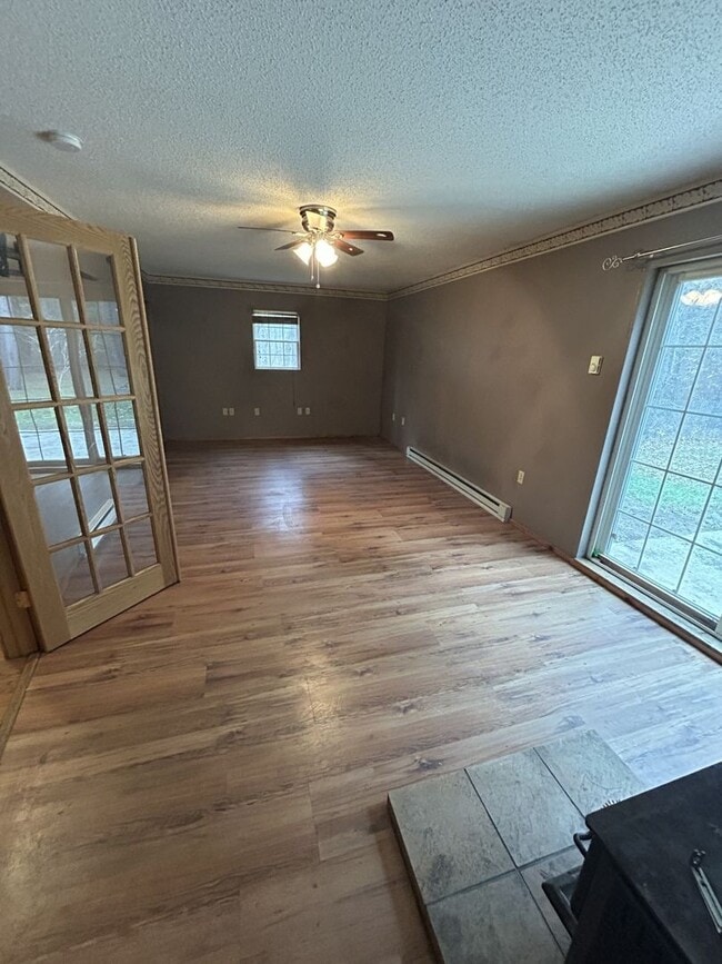 Building Photo - 2+ bedrooms, 2 bathrooms. 2,000 sq ft home...