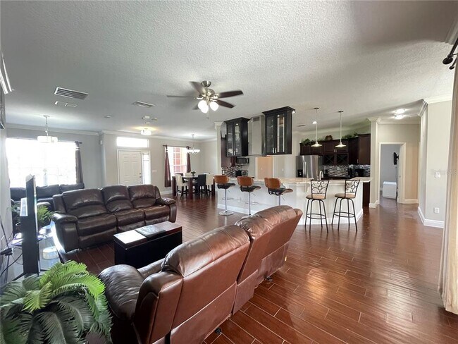 Photo - 907 Wildflower Rd