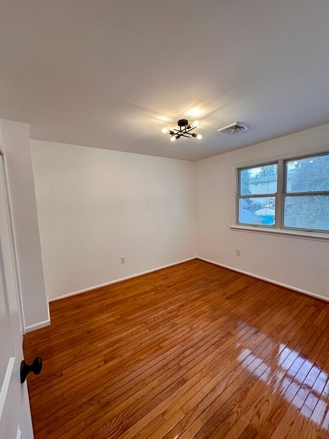 Photo - 454 Avenue A