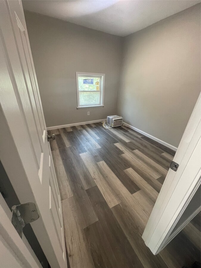 Photo - 5514 Bunte St