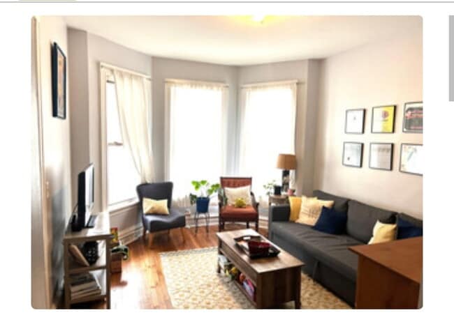 Photo - 1847 W Byron St Unit 1st Floor