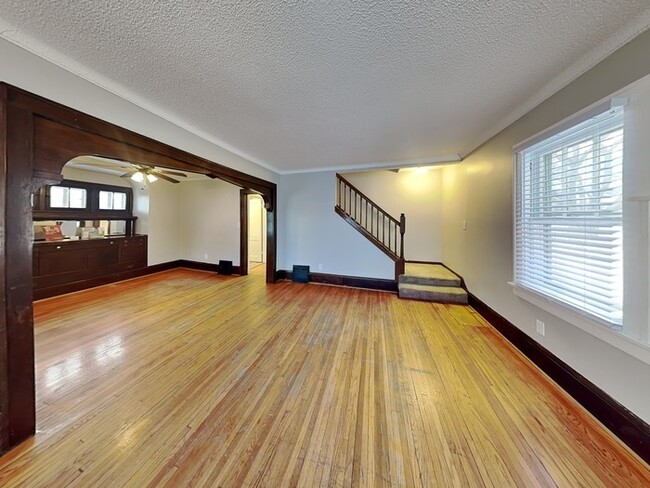 Photo - 891 Hazelwood St