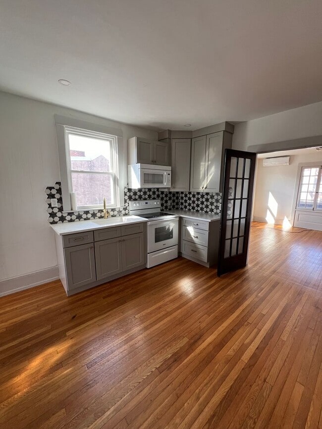 Photo - 714 Columbia Ave Unidad Apt 3rd Floor Front