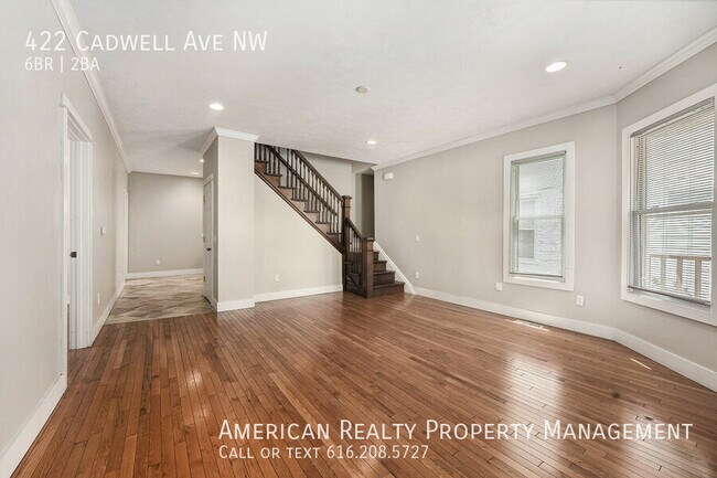 Photo - 422 Cadwell Ave NW