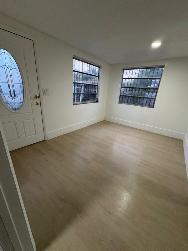 Photo - 2035 NW 26th St Unit 1