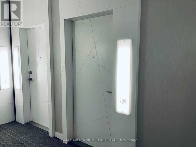 Photo - 14 York St Unit 709